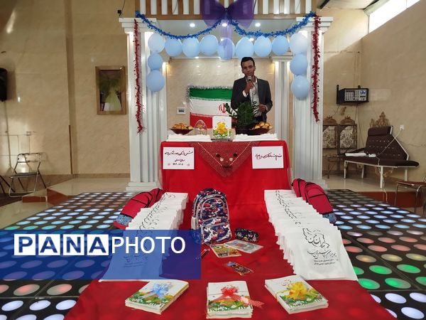 جشن شکوفه ها برای پسران کلاس اولی  دبستان شهید عجمی فدافن