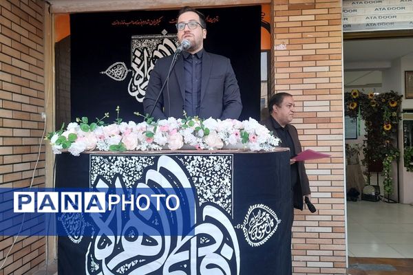 برگزاری مراسم گرامیداشت هفته بسیج در مدرسه شهید زهره‌وند قرچک