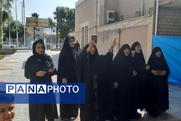 حضور گسترده مردم شهرستان دهلران در دور دوم انتخابات‌ ریاست‌جمهوری