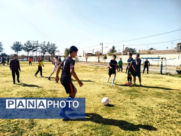 اردو درون مدرسه ای دبیرستان میثاق 