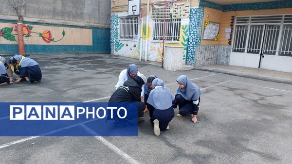 بیست و هفتمین مانور زلزله در دبیرستان دخترانه دانشور 2 