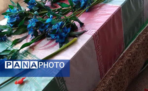 مراسم استقبال از شهید گمنام در دبیرستان دخترانه بهار آزادی فلاورجان 