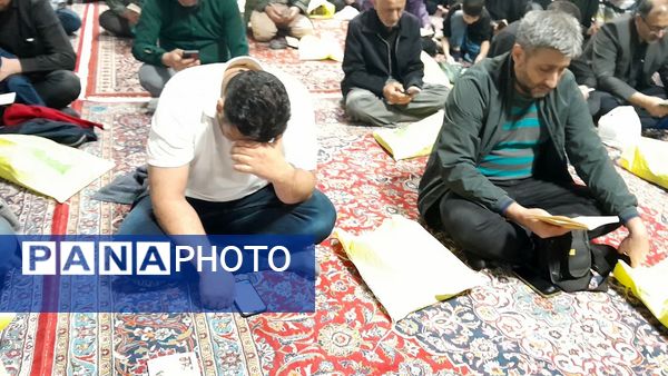 احیای نوزدهمین شب‌ ماه رمضان در مسجد امام صادق (ع) با حضور پرشور مردم کرج