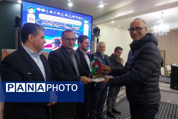 تقدیر از برگزارکنندگان مسابقات قهرمانی کشتی آزاد کارگران کشور در فیروزکوه