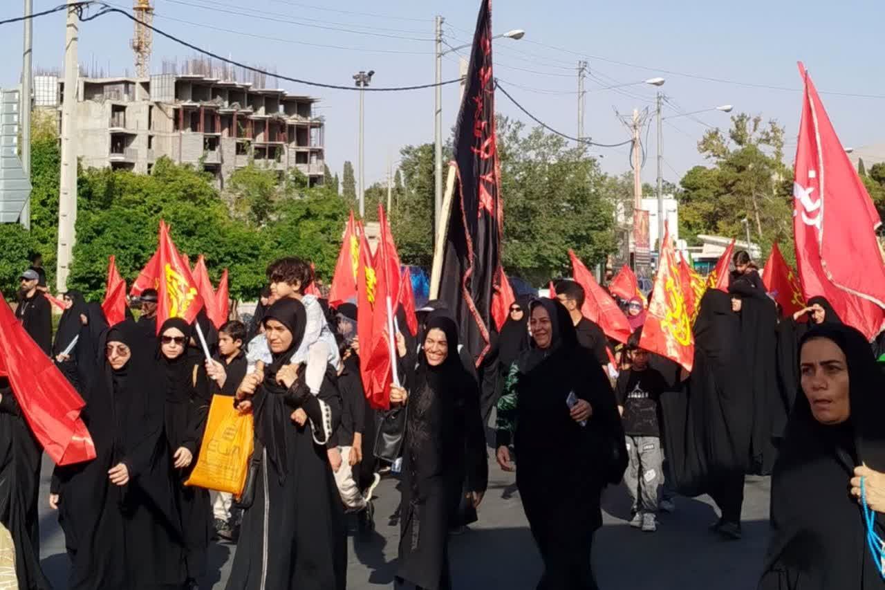 اربعین است و جهان یکسره هیأت شده است