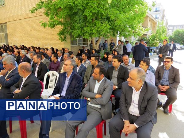 تقدیر از کارکنان‌ اداره‌کل آموزش و پرورش خراسان شمالی 