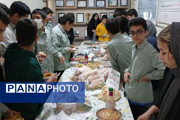 جشنواره غذا با هدف کمک به مردم فلسطین و لبنان در دبیرستان شهید بهشتی ناحیه 2 شهرری 