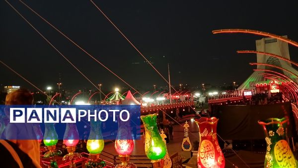شکوه سوگ در میدان آزادی