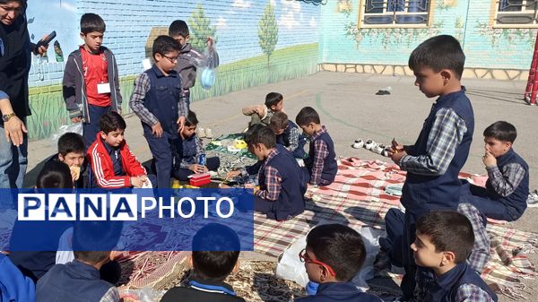 ترویج تغذیه سالم با برگزاری اردوی حیاطی در دبستان فطرت