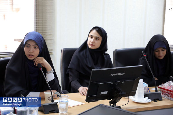 دیدار اعضای هیات مدیره مجلس دانش‌آموزی با دبیرکل شورای عالی آموزش و پرورش