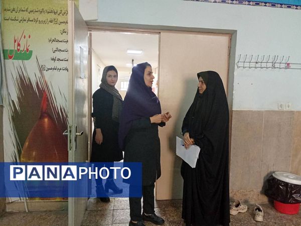 بازدید مسئولان وزارتی آموزش و پرورش شهرستان‌های تهران از مدرسه شهید رجایی شهر قدس 