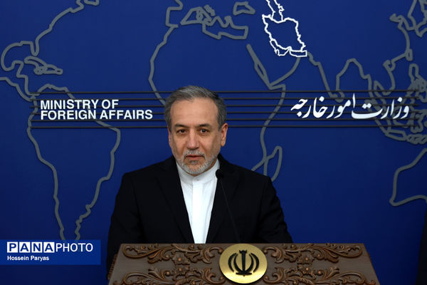 وظیفه وزارت امور خارجه تلاش برای رفع تحریم‌ها است