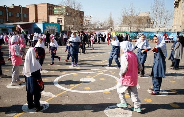 احساس تنهایی و سردرگمی با ترک دوستان صمیمی
