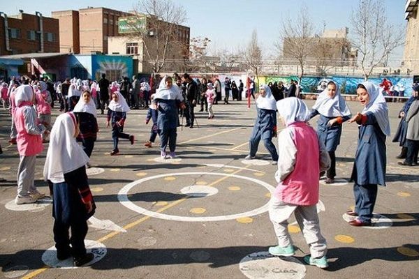 احساس تنهایی و سردرگمی با ترک دوستان صمیمی