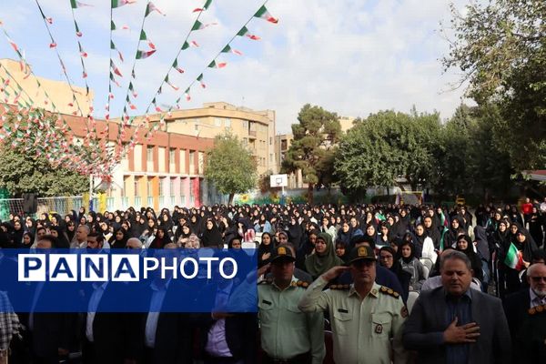 برگزاری آیین متمرکز بازگشایی مدارس در دبیرستان فاطمیه کرج
