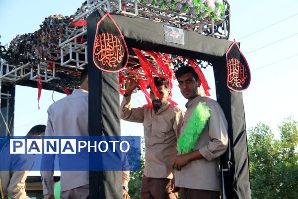 تشییع پیکر شهید گمنام در قلعه‌گنج همراه با حضور گسترده مردم