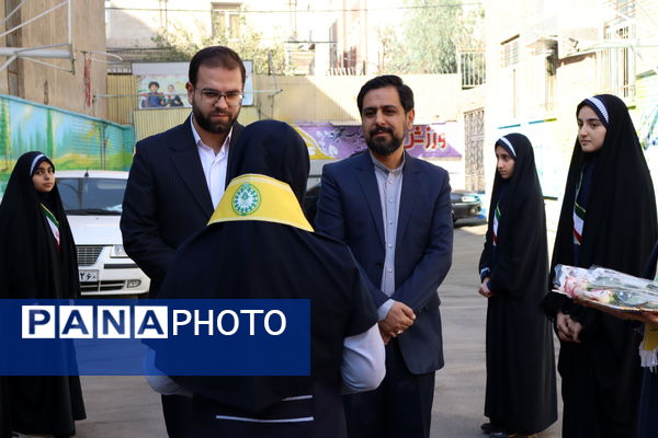 ابتکار عمل دانش‌آموزان در پویش وطن یار 