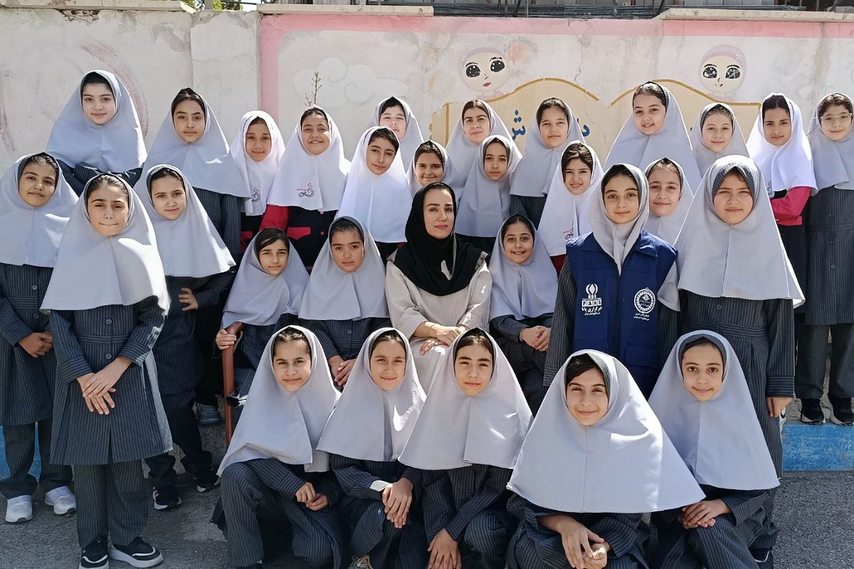 عکس یادگاری کلاس 503دبستان بعثت2