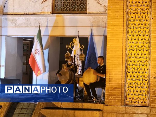 شب حماسه و اندیشه در جهان باغ تاریخی فین کاشان 