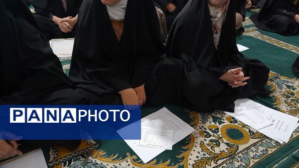 پرسش وپاسخ کارشناس قرآن، عترت و نماز در جمع معتکفین مسجد فاطمیه گنبد سبز نیشابور