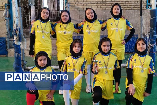 برگزاری مسابقه فوتسال دانش‌آموزی دختران ابتدایی در بهارستان دو