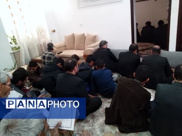 جلسه هفتگی هیات جوانان انصار الحسین هم زمان با عزاداری ایام فاطمیه در شهرستان خلیل‌آباد 