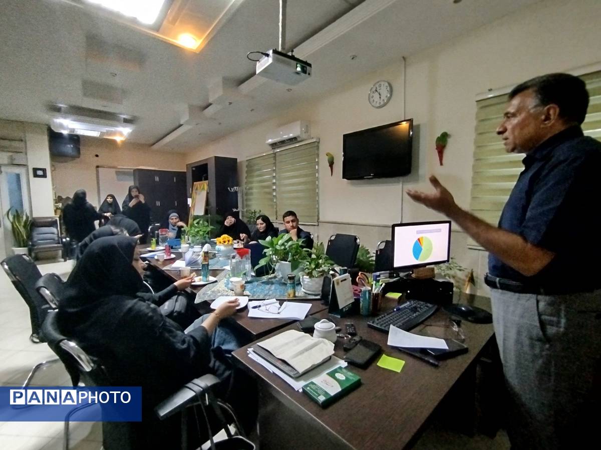 بحران آب مشهد زیر ذرهبین رسانهها و کارشناسان در فرهنگسرای محیط زیست