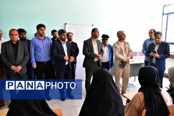 بازدید دبیر قرارگاه جهادی عدالت تربیتی وزارت آموزش و پرورش از طرح شهید عجمیان ۲ در شهرستان دنا
