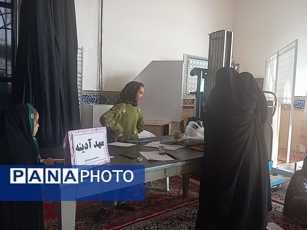 غرفه کودک در نمازجمعه کاشمر