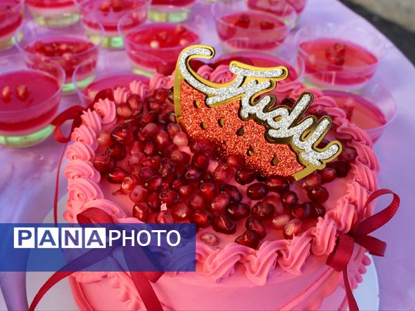 جشن یلدای دانش‌آموزی، در دبیرستان هیات امنایی دخترانه معراج اردبیل