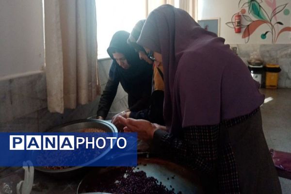 مراسم ولادت حضرت فاطمه زهرا (س) و روز مادر در دبیرستان شهید مجید دهنوی