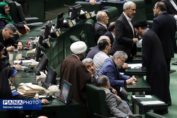 تقدیم لایحه بودجه سال ۱۴۰۵ به مجلس شورای اسلامی