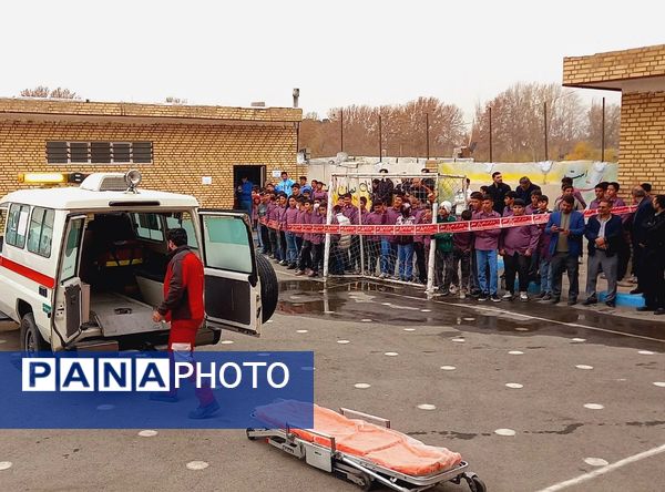 مانور زلزله در مدرسه امیرالمومنین شهرستان ملارد