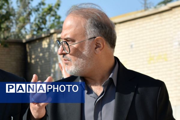 بازدید مدیران‌کل آموزش و پرورش و سازمان نوسازی مدارس استان تهران از زمین چمن روستای اورین