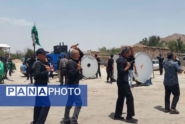 مراسم عزاداری و زنجیرزنی روز عاشورا در روستای جعفرآباد بوانات