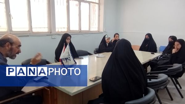 نشست خبرنگاران در شهرستان خلیل‌آباد 