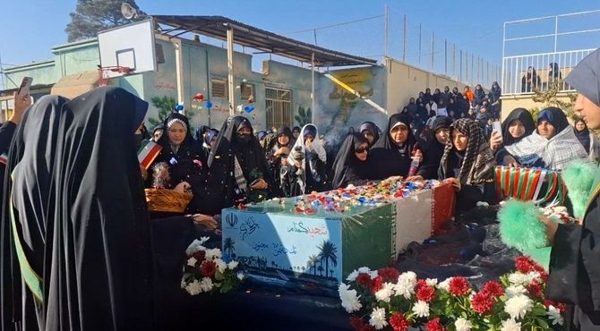 تشییع پرشکوه پیکر پاک شهید گمنام در مدرسه معراج