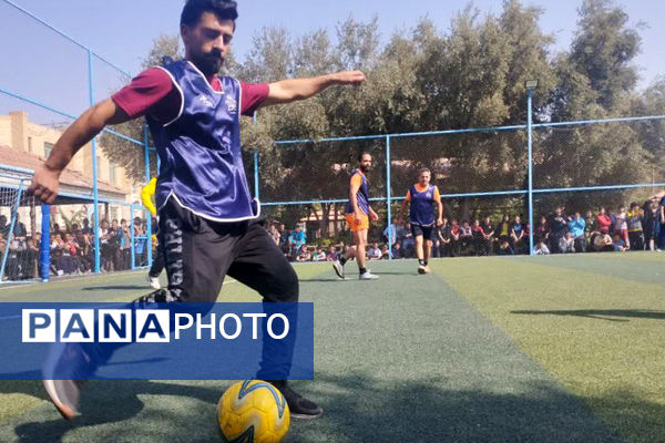 آیین افتتاحیه المپیاد ورزشی دانش‌آموزان در مدرسه شاهد افشار یزد