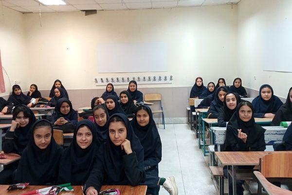 آیین بازگشایی مدارس و استقبال از دانش آموزان در دبیرستان میرزا جعفر سروقد ناحیه یک مشهد