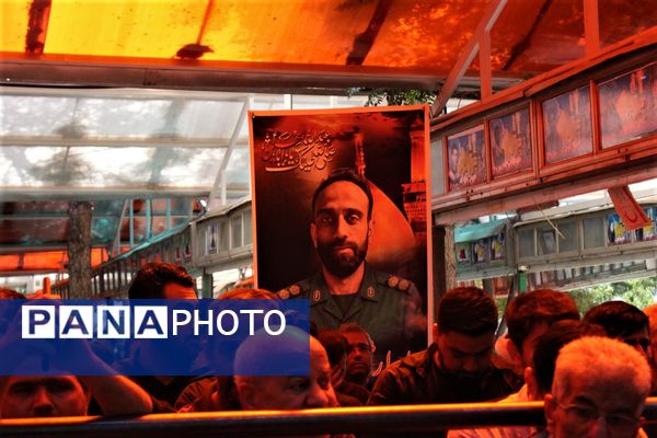 جلوه‌های حزن و خشم در مراسم تشییع شهدا