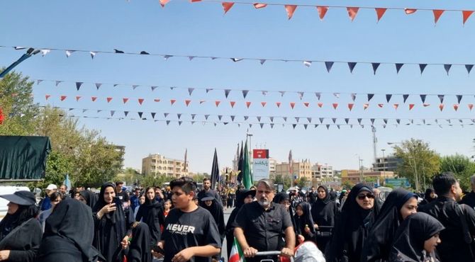 حضور پرشور و شور حسینی، جلوه‌ای از ارادت و ایثار مردم در گلستان شهدای اصفهان 