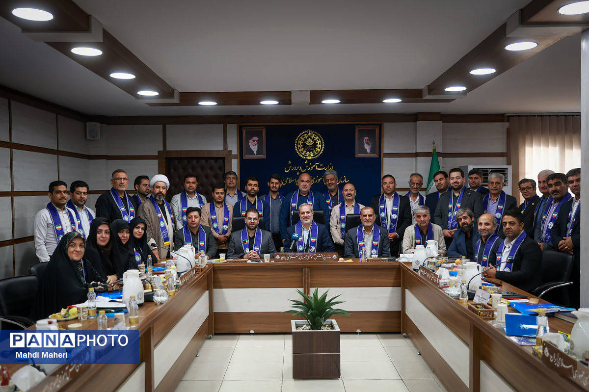نشست هماندیشی مدیران سازمان دانشآموزی به روایت تصویر