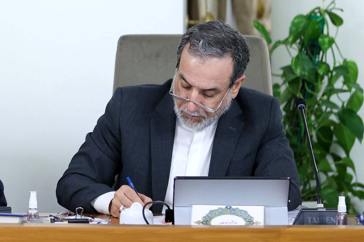 پیام عراقچی به مناسبت میلاد حضرت زینب(س) و روز پرستار