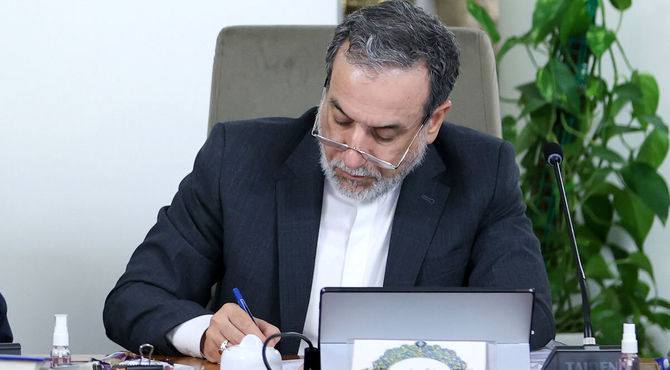 پیام عراقچی به مناسبت میلاد حضرت زینب(س) و روز پرستار