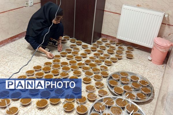 جشن روز مادر و ولادت حضرت زهرا(س) در دبیرستان کریمی شیرازی‌ها با حال‌وهوای چهارشنبه‌های امام‌رضایی