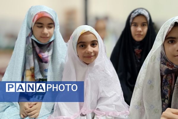 آیین معنوی اعتکاف دانش‌آموزان دختر مسجد سیدالشهدای یاسوج