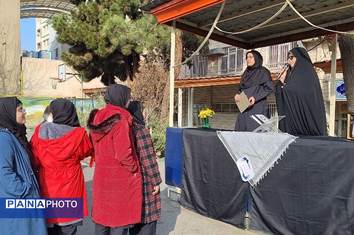 برگزاری مراسم سالگرد شهادت حاج قاسم سلیمانی در مدرسه حضرت زینب(س) ناحیه یک شهرری