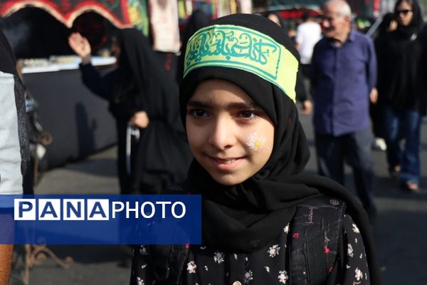 پای‌برهنه،در مسیر عشق