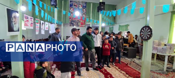 برگزاری مسابقات دارت در جشن بزرگ ۲۲بهمن در روستای اسلام آباد شیروان 