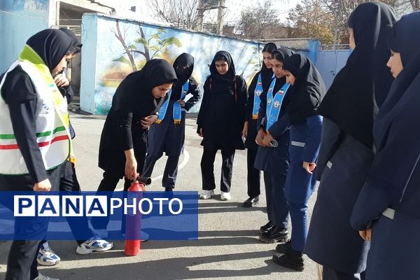 مانور زلزله؛ تمرینی برای زندگی